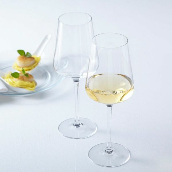 Klassiskt vitvinsglas i 6-pack med strålande glans från glasmästarna Leonardo. Vinglaset bryter ljuset och smakerna perfekt och framhäver dina goda viner. V 560 ml