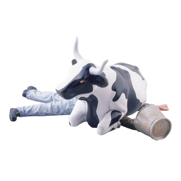 47811 - Cow Sitting On Man - cowparade - present - rolig - komedi - Gerardo Feldstein - Buenos Aires 2006