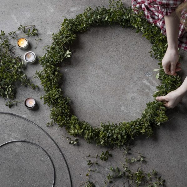 513248 - 513249 - 513250 - ingebo - dekorationsring - Storefactory - blomsterring - personlig touch - blomsterarrangemang - makkramer - drömfångare - skapa själv