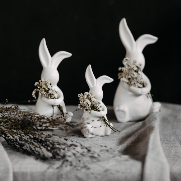 916114 - 916113 - 916112 - ELIAS - dekoration - hare - kanin - keramik - vit - högtider - pynt - fin - söt - present - påskägg