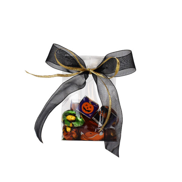 Present till halloween - choklad i cellofan - nougatpraliner - presentpåse - gåva- godis - choklad - mjölkchoklad - praliner - handgjord presentpåse - halloween