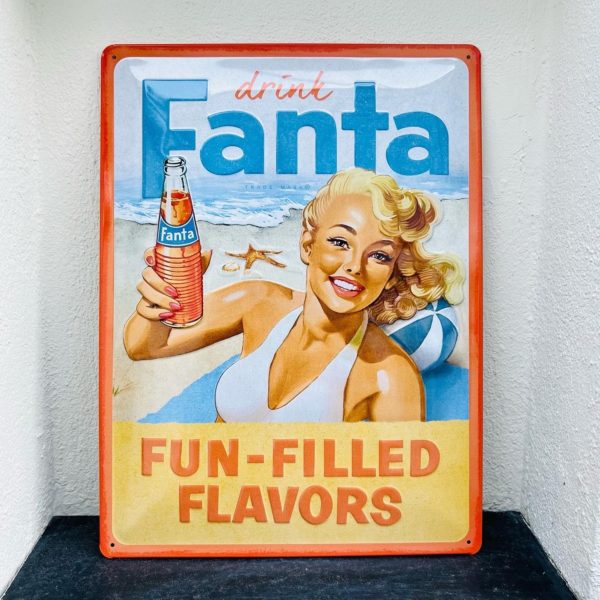 23328 - platskylt-fanta-beach-girl - retroskylt - plåtskylt - nostalgicartmerchandise